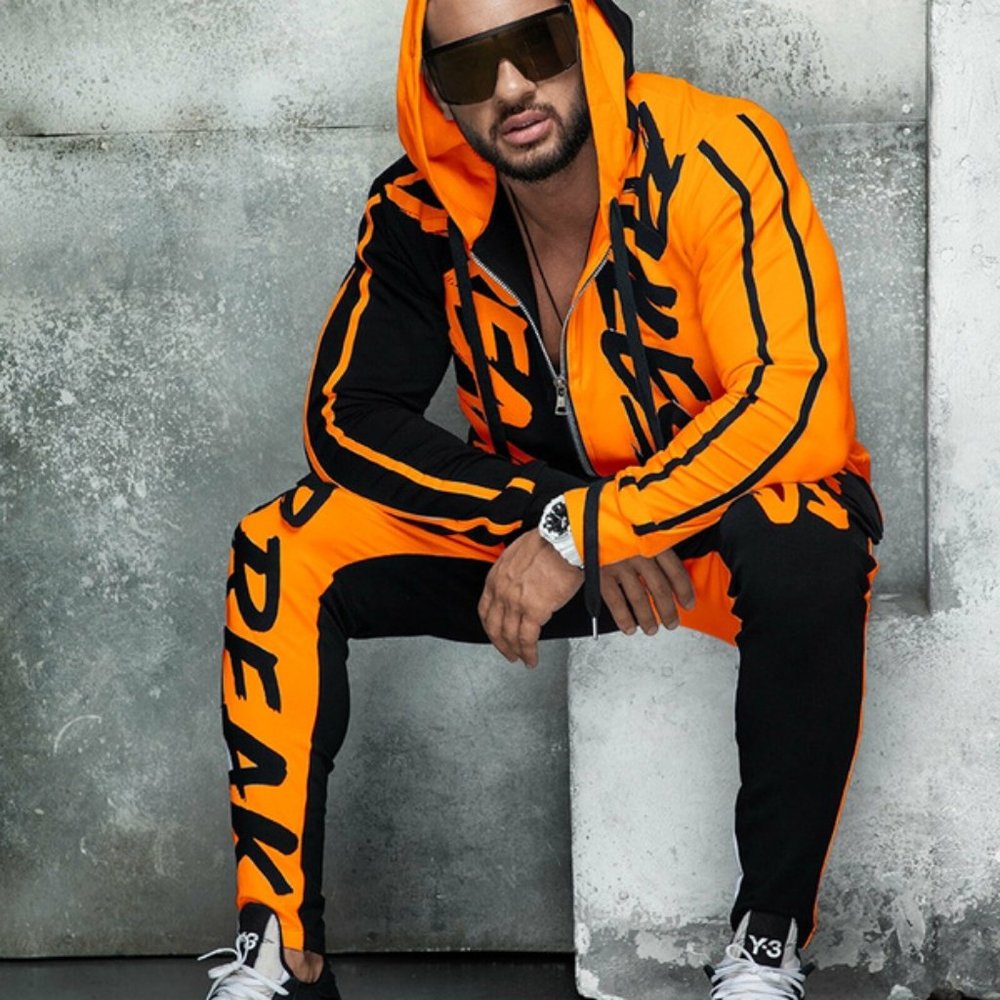 Men Sport Suit joggers and hoodie set asian size M
